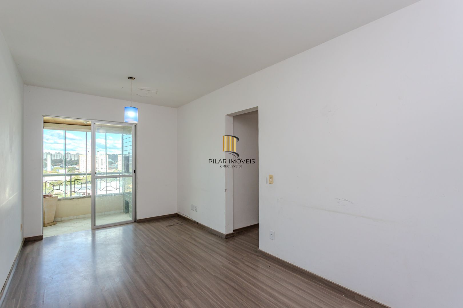 Apartamento na Cavalhada de 2 dormitórios e vaga DESOCUPADO