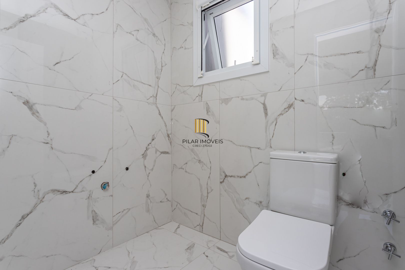 Casa de Condomínio 4 dormitórios no bairro Vila Nova