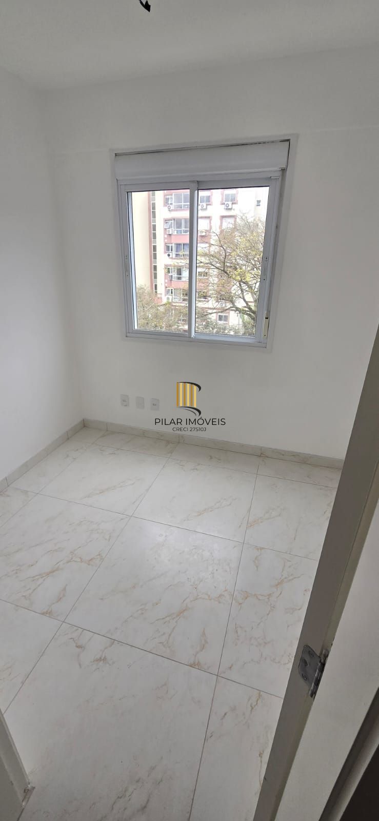 Apartamento no bairro Cavalhada de 3 dormitórios e 2 vagas