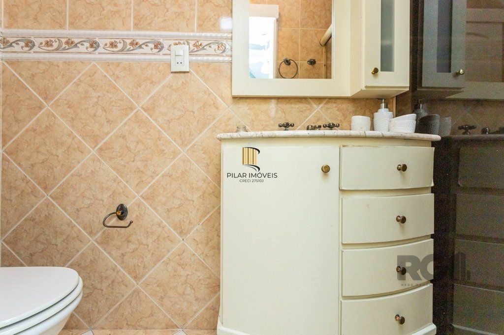 casa sobrado no Alto Petrópolis de 5 dormitórios e 3 vagas