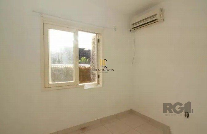 Casa em condomínio de 3 dormitórios e vaga no Partenon