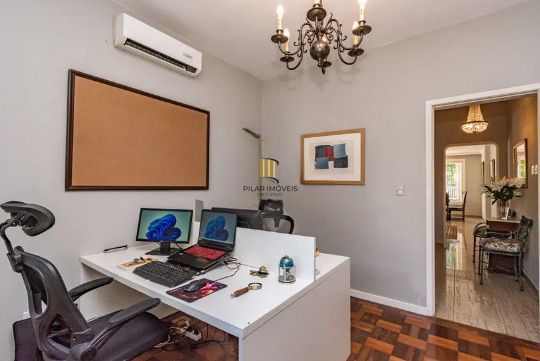 Casa 4 dormitórios no bairro Petrópolis