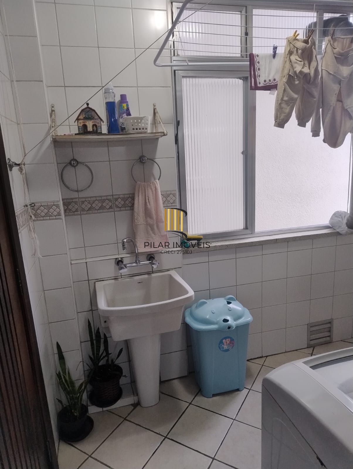 APTO 03 DORMITÓRIOS , GARAGEM ,ELEVADOR, SACADA. NO BAIRRO BOM FIM JUNTO AO HOSPITAL DE CLINICAS