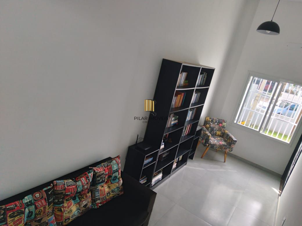 Casa 2 dormitórios no bairro Arco Íris