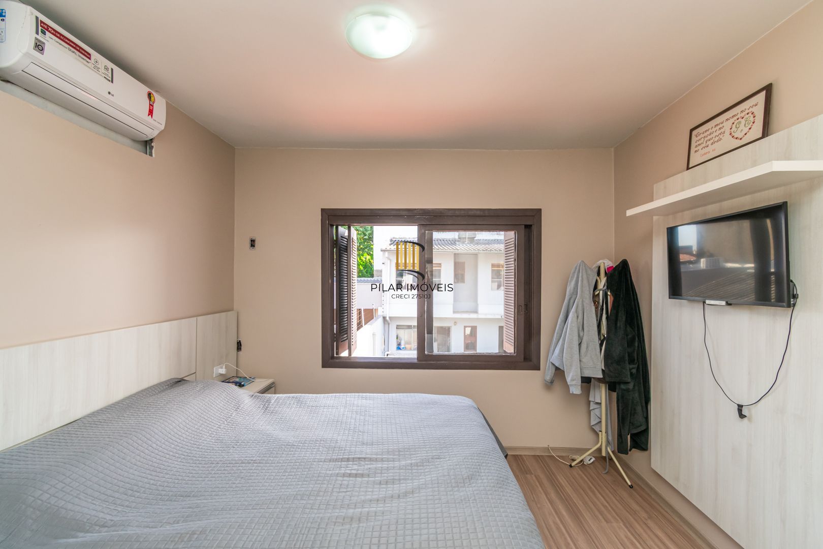 Casa 03 dormit (suíte e closet) e 4 vagas, na Vila Ipiranga, em Porto Alegre, RS