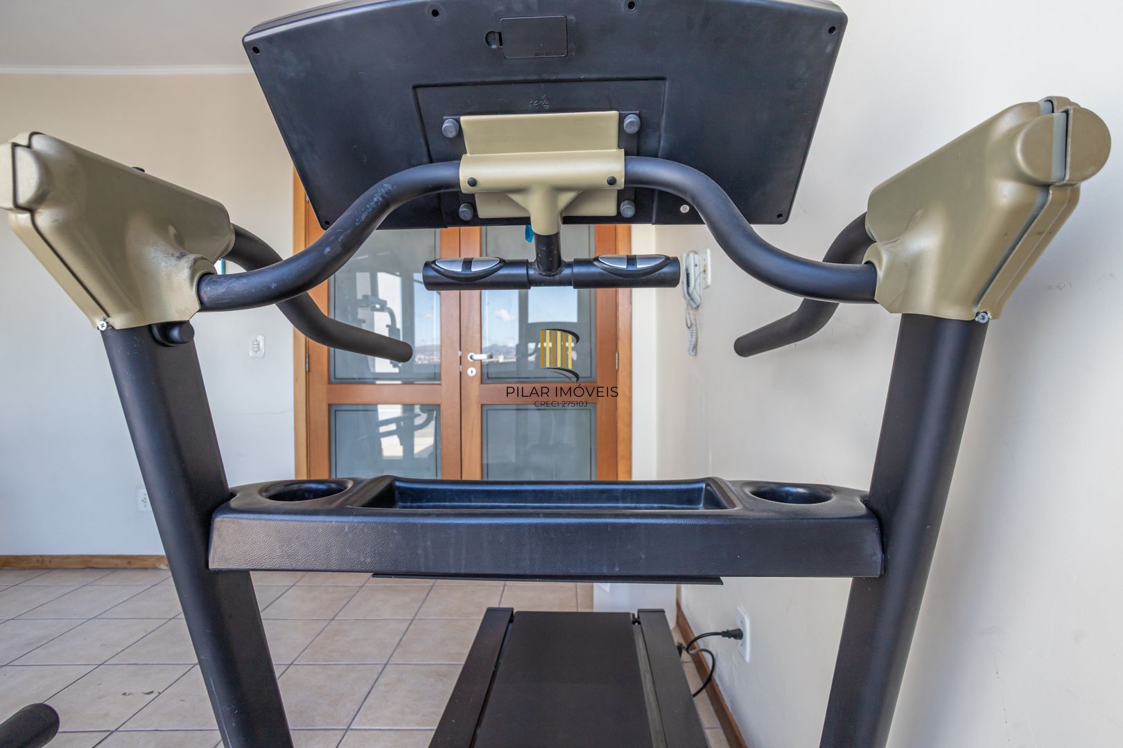 Apartamento na Cidade Baixa de 2 dormitórios e vaga DESOCUPADO