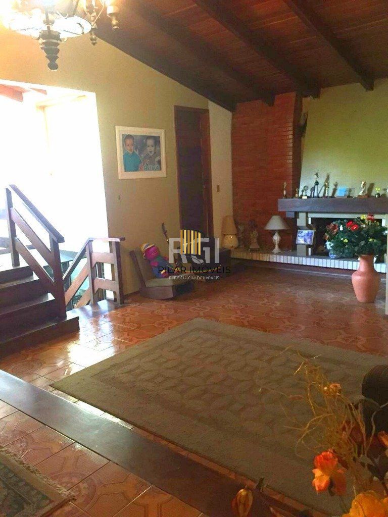 Casa para Venda - 340m², 4 dormitórios, sendo 2 suites, 3 vagas - Jardim Lindóia