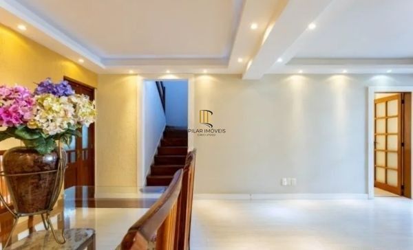 Casa sobrado no bairro Sarandi de 3 dormitórios e 2 vagas