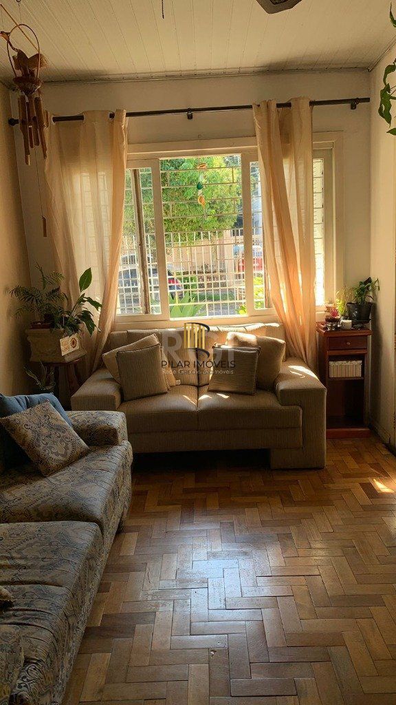 Casa 4 dormitórios 3 banheiros garagem coberta para 3 + carros