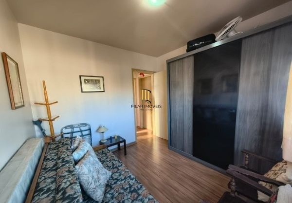 Apartamento de 2 dormitórios com dependência e vaga no bairro Santana