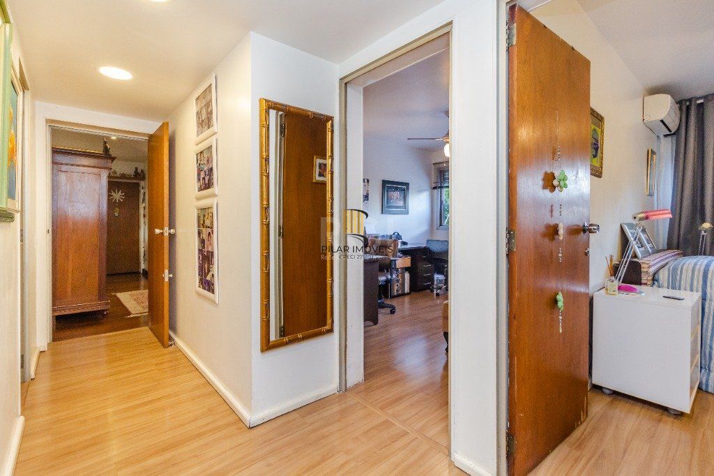 Apartamento para Venda - 138m², 3 dormitórios, sendo 1 suites, 1 vaga - Petrópolis