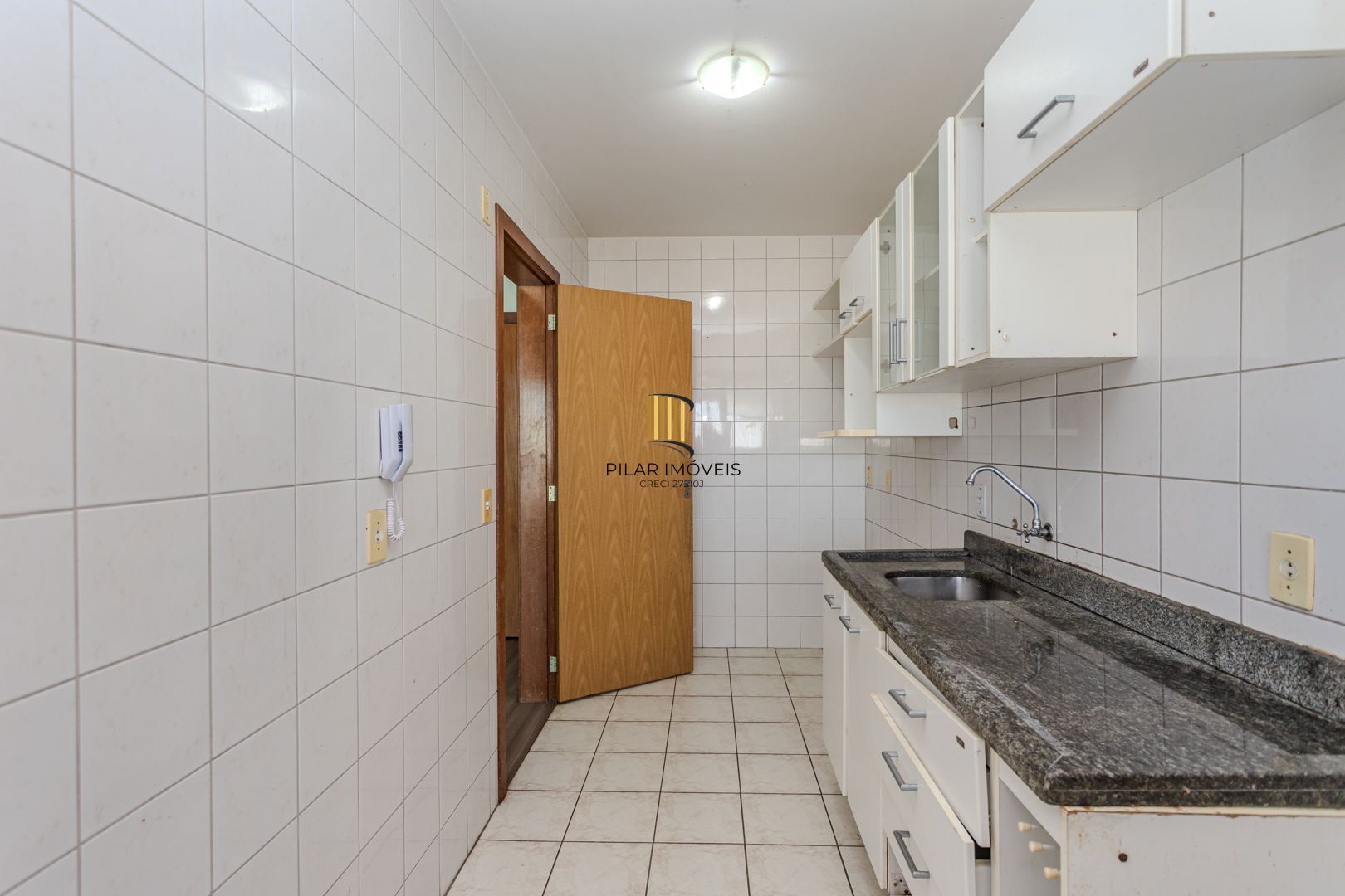 Apartamento na Cavalhada de 2 dormitórios e vaga DESOCUPADO