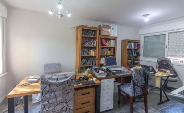 Apartamento no bairro Petrópolis de 2 dormitórios e vaga