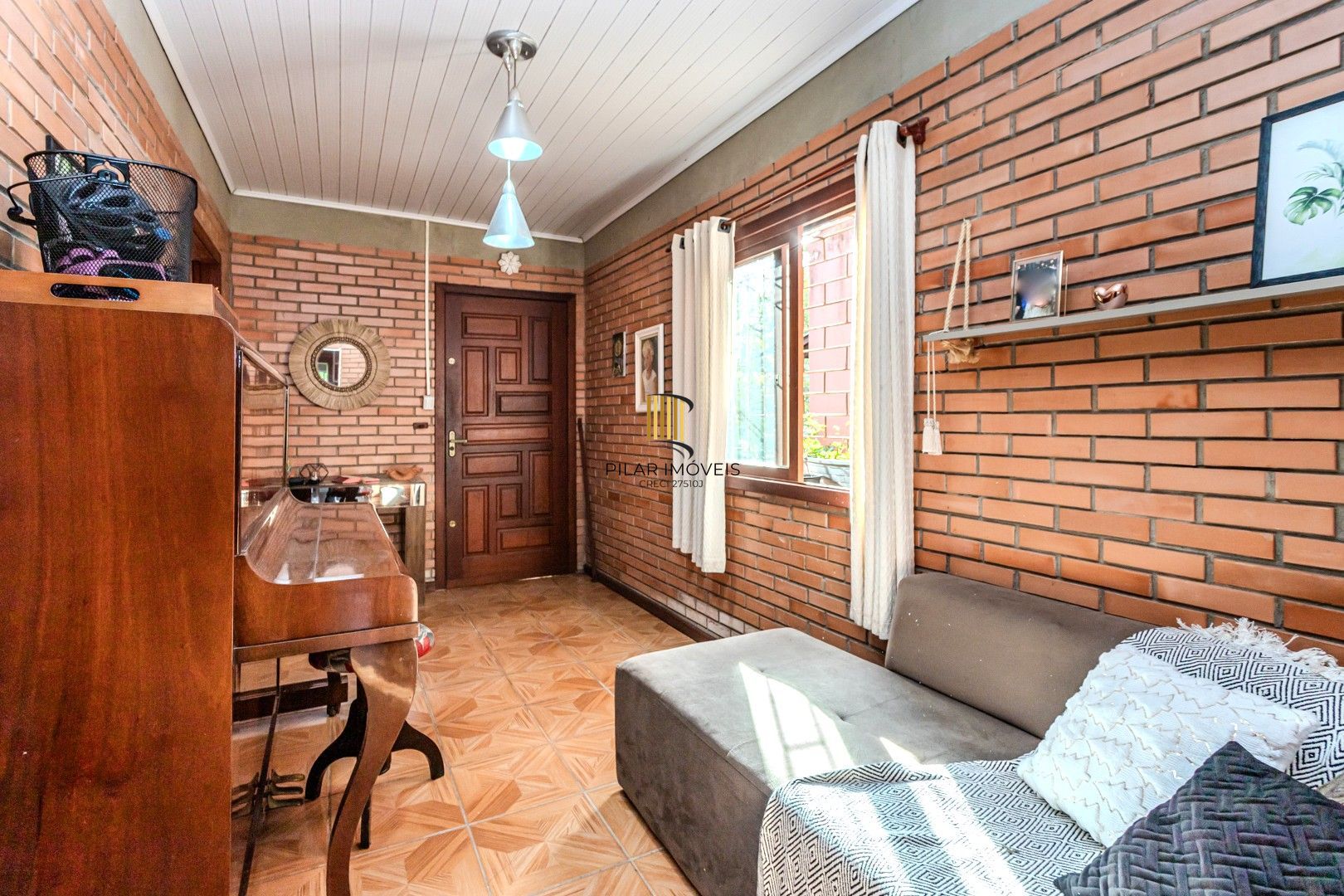 Casa no Jardim Botânico de 2 dormitórios 1 vaga e amplo terreno