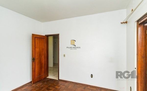 Casa 5 dormitórios no bairro Jardim Sabará