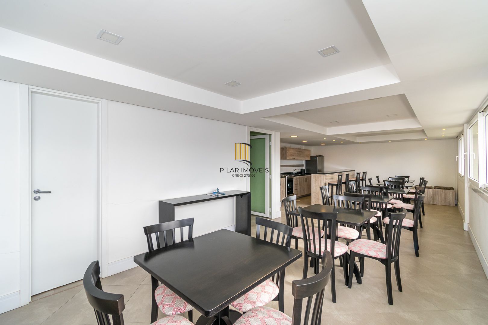 Apartamento 2 dormitórios no bairro Santo Antônio