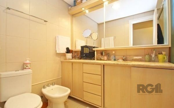 Casa de Condomínio 3 dormitórios no bairro Vila Jardim