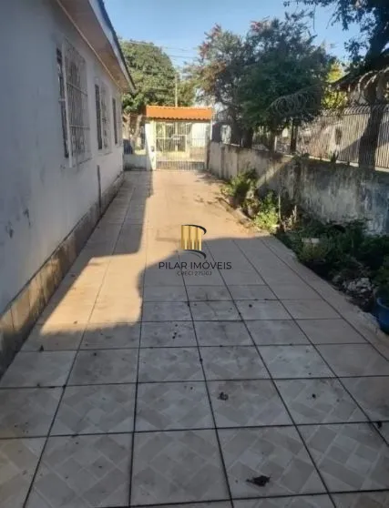 Casa no Sarandi de 2 dormitórios e pátio