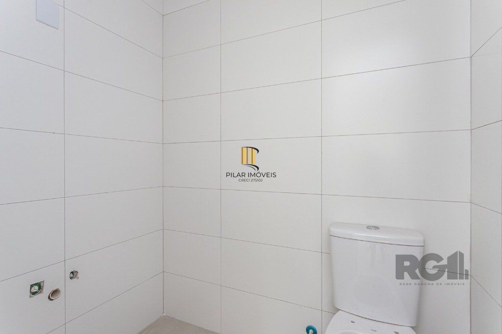 Apartamento de 2 dormitórios e 2 vagas NOVO desocupado