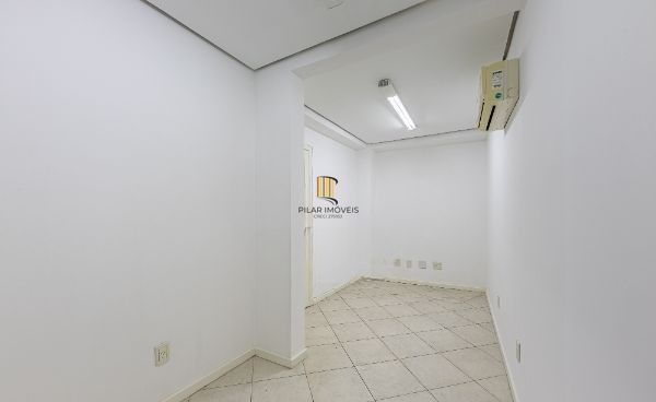 Prédio comercial com loja no bairro Rio Branco com 237m²