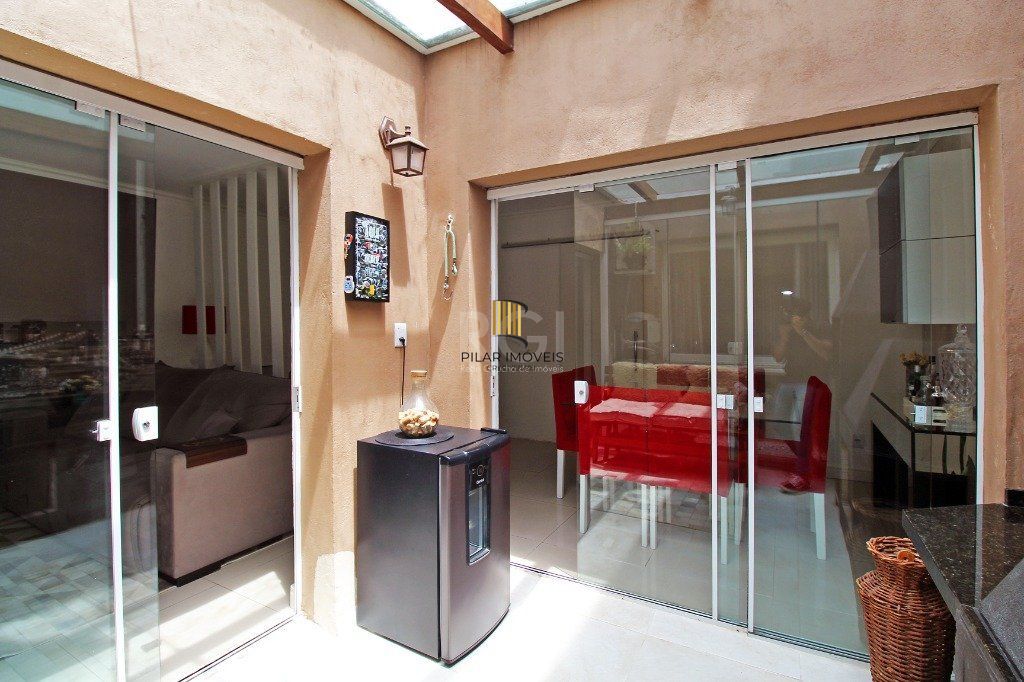 Apartamento de 3 dormitórios e vaga no bairro Petrópolis