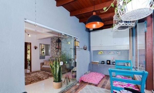 Casa no bairro Tristeza de 4 dormitórios e 4 vagas