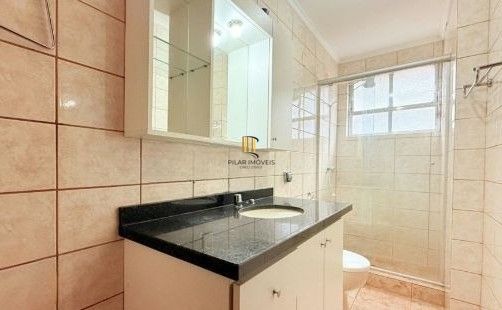 Apartamento no Centro de 2 dormitórios DESOCUPADO