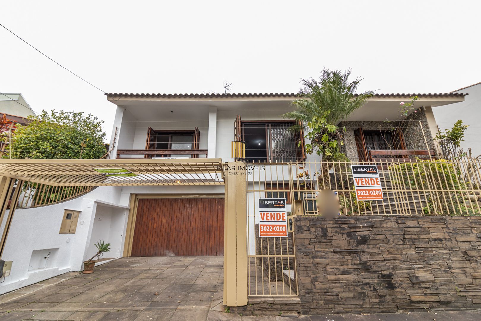 Casa no bairro Jardim Planalto de 3 dormitórios e 3 vagas