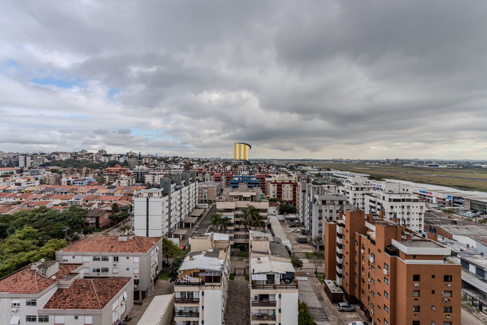 Apartamento no Jardim Lindóia de 2 dormitórios vaga e infra