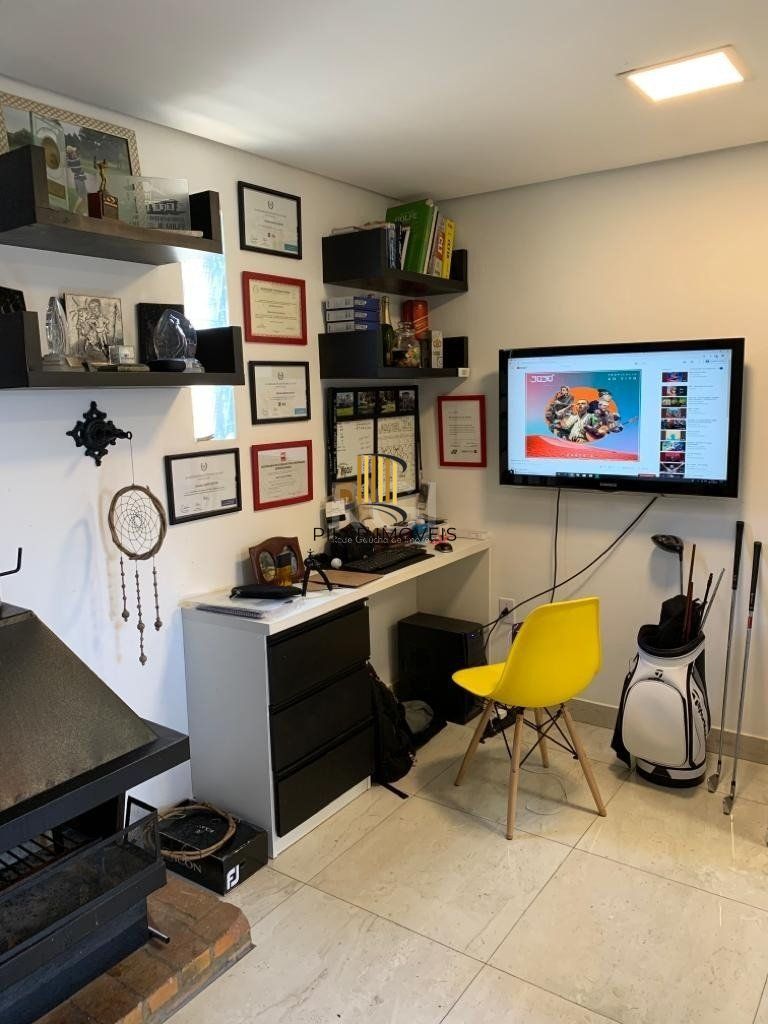Apartamento JK para Venda - 25m², 0 dormitórios, 1 vaga - Glória