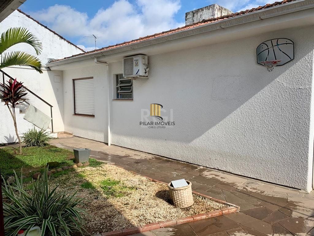 Casa para Venda - 323m², 4 dormitórios, sendo 2 suites, 3 vagas - Jardim Itu