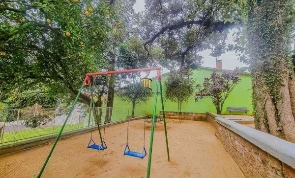 Casa em condomínio no bairro Santo Antômnio de 4 dormitórios e 2 vagas