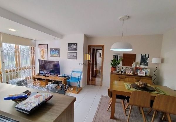 Apartamento no bairro Teresópolis de 2 dormitórios e vaga
