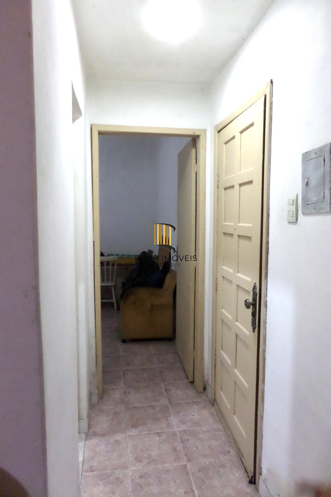 Apartamento no Centro de 1 dormitório desocupado