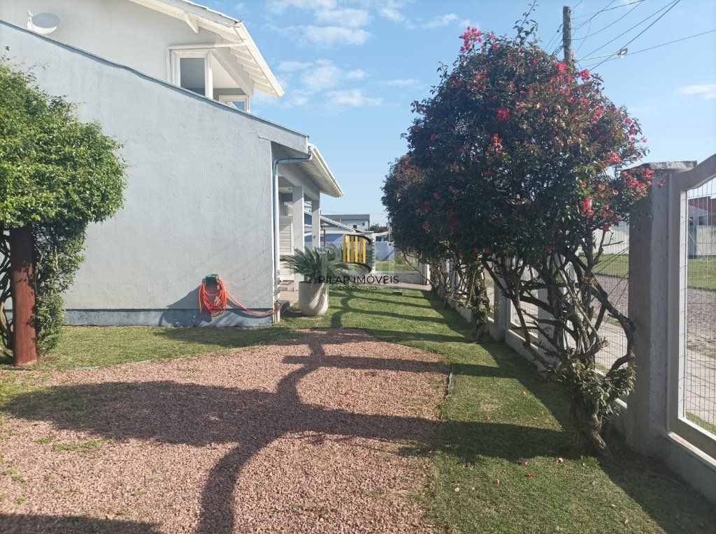 Casa para Venda 3 dormitórios 2 vagas - Capão Novo