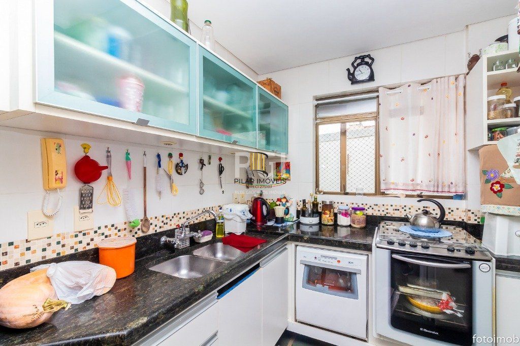 Cobertura para Venda - 248.34m², 3 dormitórios, sendo 1 suites, 3 vagas - Petrópolis