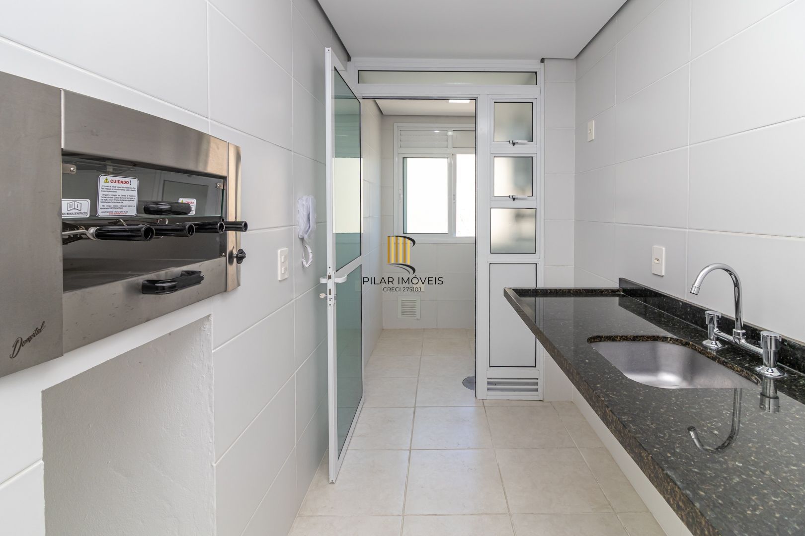 Apartamento no Jardim Botânico de 2 dormitórios e vaga DESOCUPADO