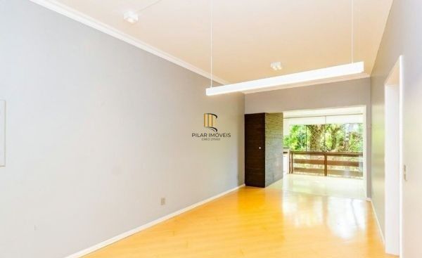 Apartamento no Passo D'areia de 2 dormitórios e 2 vagas DESOCUPADO