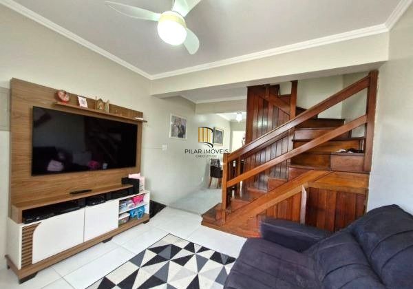 Casa em Condomínio no Humaitá de 2 dormitórios vaga e infra