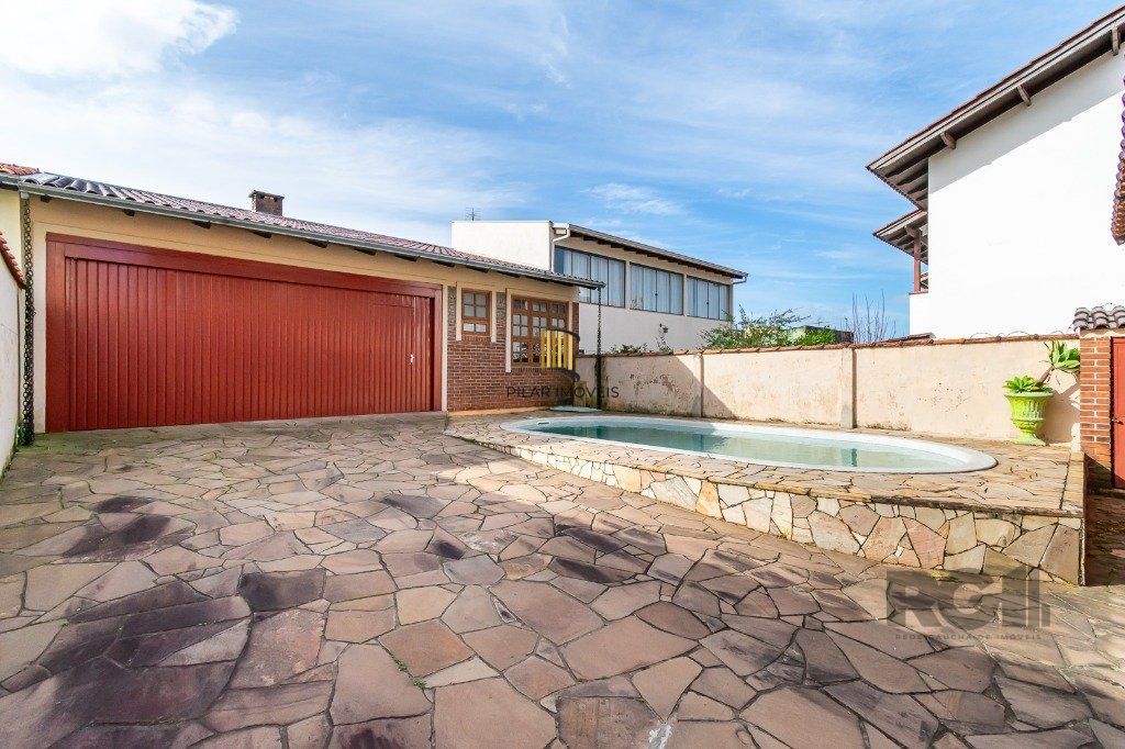 Casa sobrado na zona norte de 3 dormitórios 3 vagas e piscina