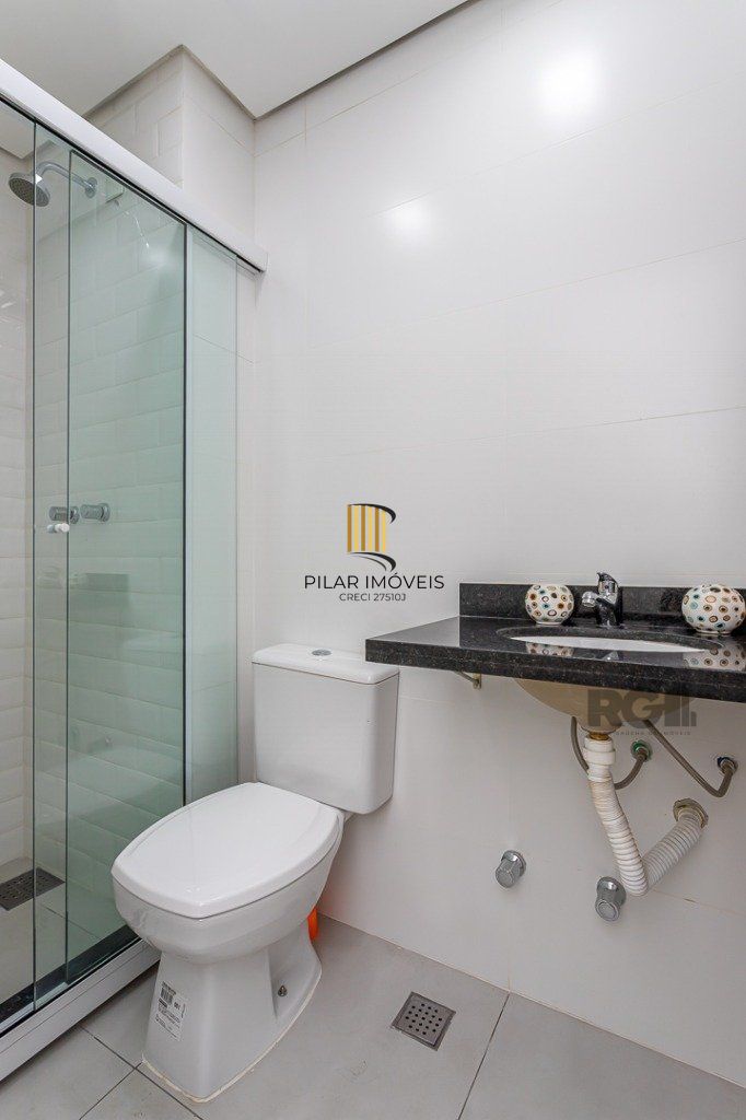 Apartamento DUPLEX no bairro Chácara das Pedras de 2 dormitórios e 2 vagas
