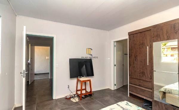 Casa no bairro Jardim Carvalho de 2 dormitórios e amplo pátio