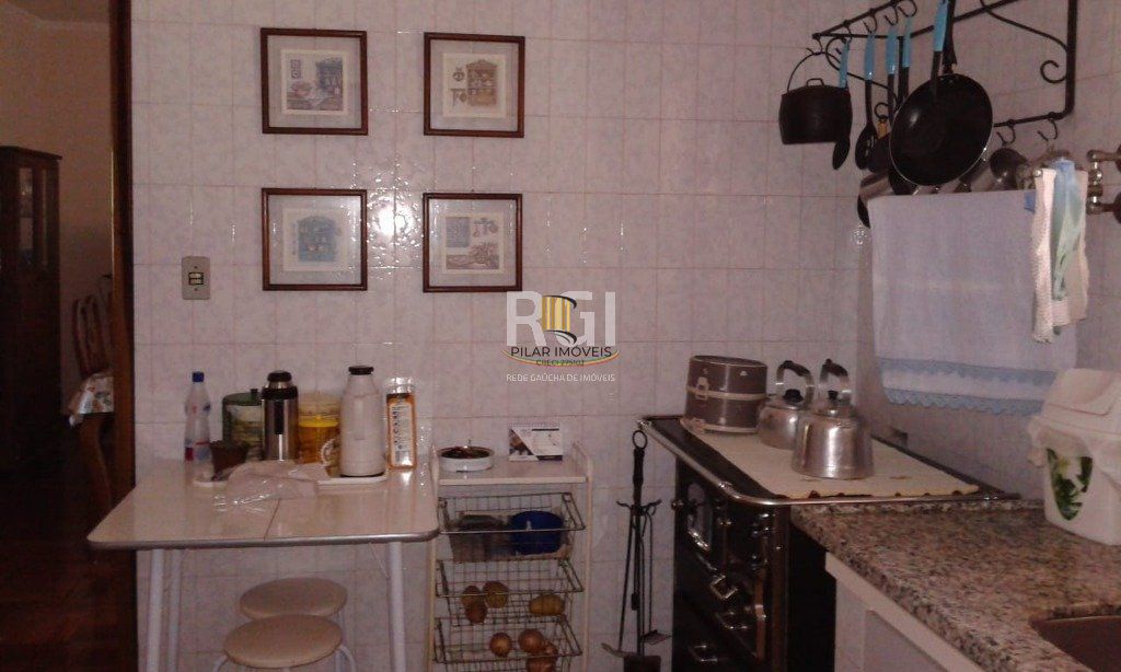 Sítio para Venda - 230m², 3 dormitórios, sendo 1 suites, 4 vagas - Centro
