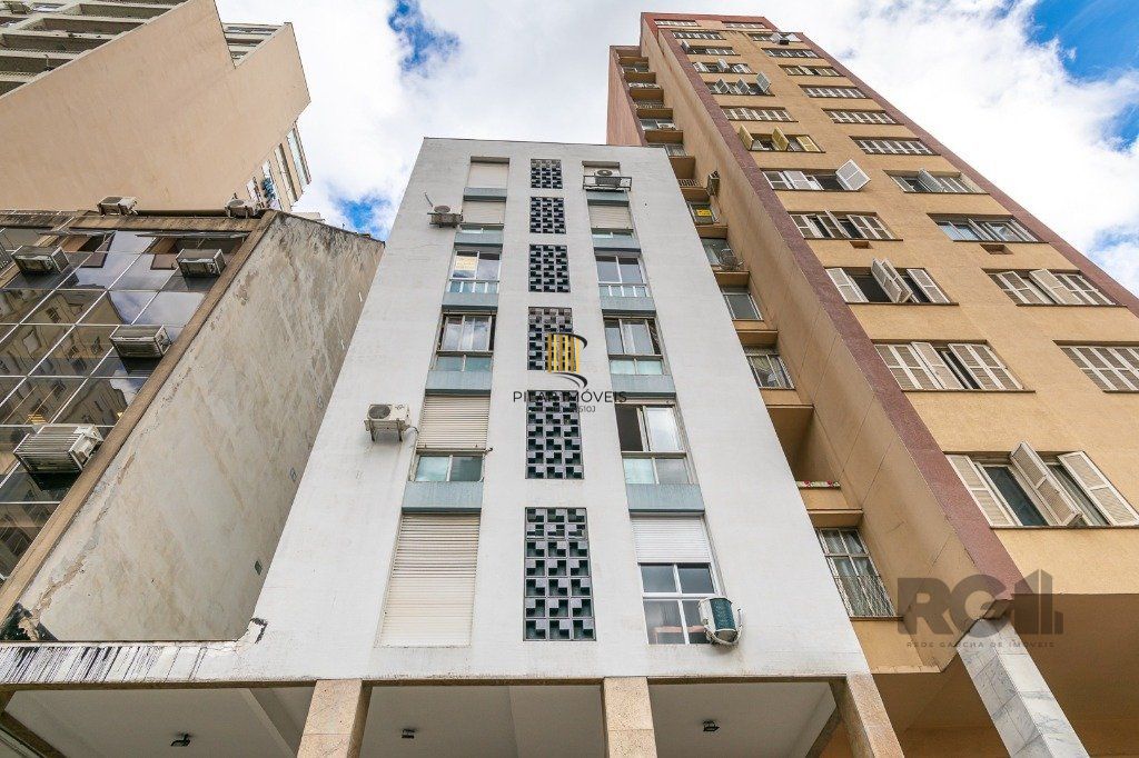 Apartamento JK no Centro Desocupado MOBILIADO