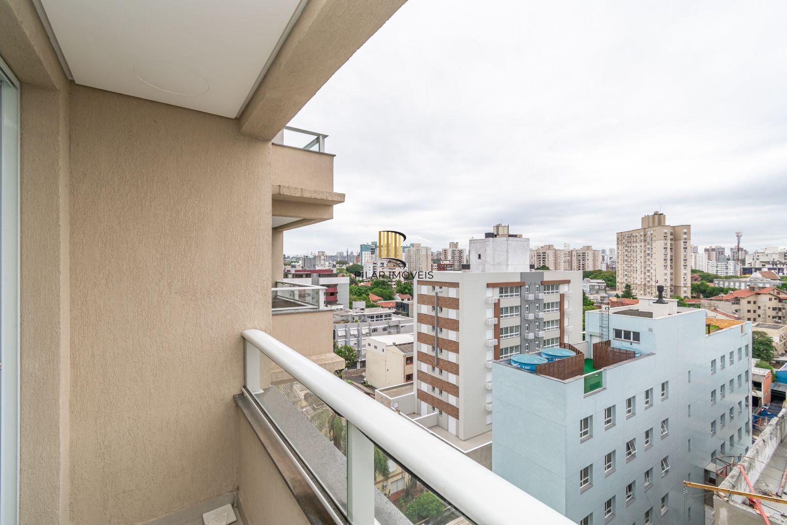 Apartamento de 2 dormitórios, vaga e infra no Passo D'areia