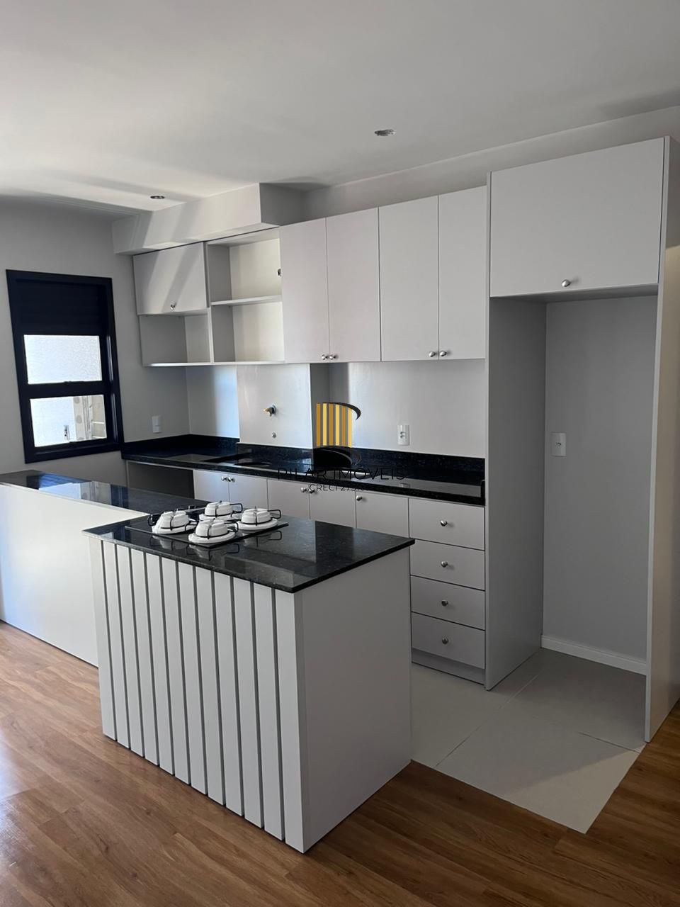 Apartamento de 2 dormitórios e vaga semi mobiliado em Canoas