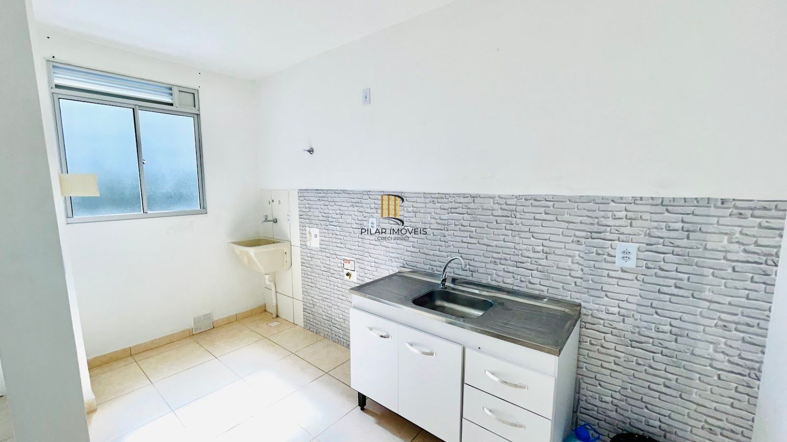 Apartamento no Porto Cruzeiro de 2 dormitórios vaga e infra DESOCUPADO