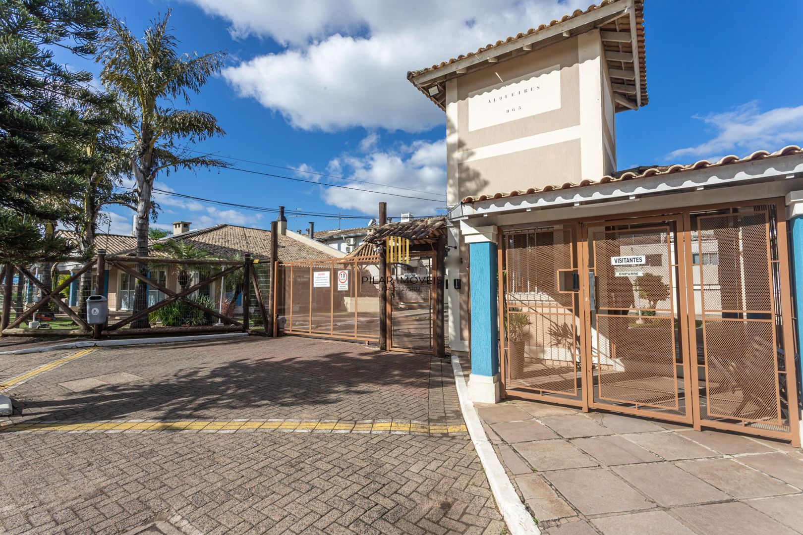 Casa de Condomínio 3 dormitórios no bairro Humaitá