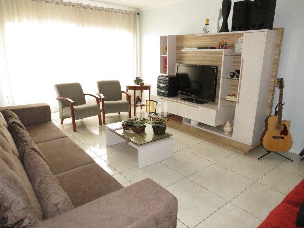 Casa para Venda - 220m², 3 dormitórios, sendo 2 suites, 4 vagas - Coronel Aparício Borges