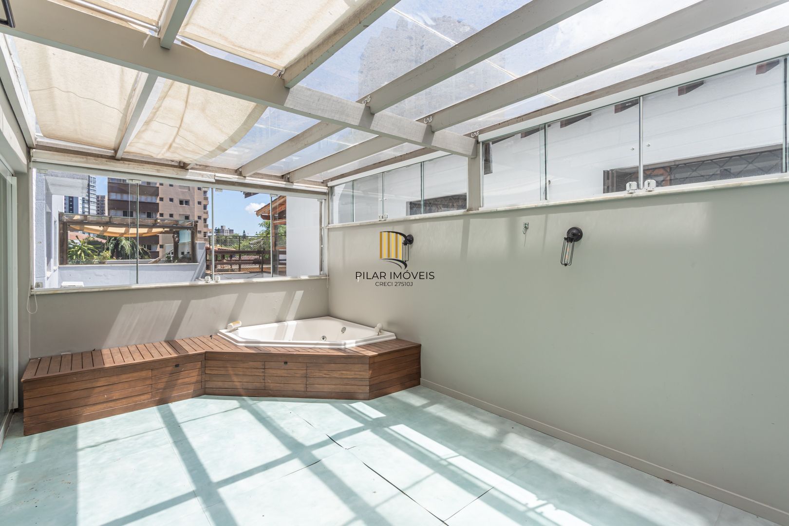 Apartamento Garden no bairro Pertrópolis de 3 dormitórios e 2 vagas DESOCUPADO